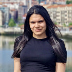 Ana Carolina Marques De Souza, Children's entertainer in Oviedo