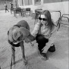 Abril Gómez, Passejadora de gossos a Girona