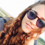 Ángela Fernández Castro, Cangur a Sevilla