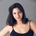 Alba Baffaro, Waitress in Alcalá de Henares