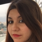Carolina Barra Jaramillo, Passejadora de gossos a Dos Hermanas