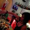 Sara Kcnf, Bartender in Barcelona