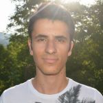 Jonás Vinuesa, Monitor de lleure a Oviedo