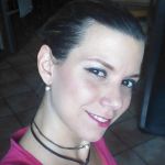 Melissa Ubieta Palazzi, Passejadora de gossos a Dos Hermanas