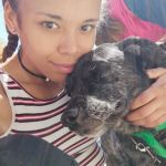 Melanie Alcalde, Cuidadora de mascotes a León