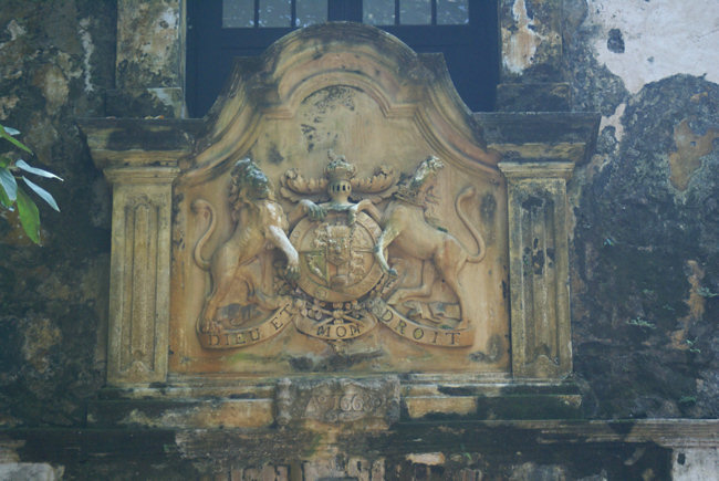 Galle Portuguese Old Gate British Coat of Arms - Sri Lanka Portuguese Old Gate Galle Fort