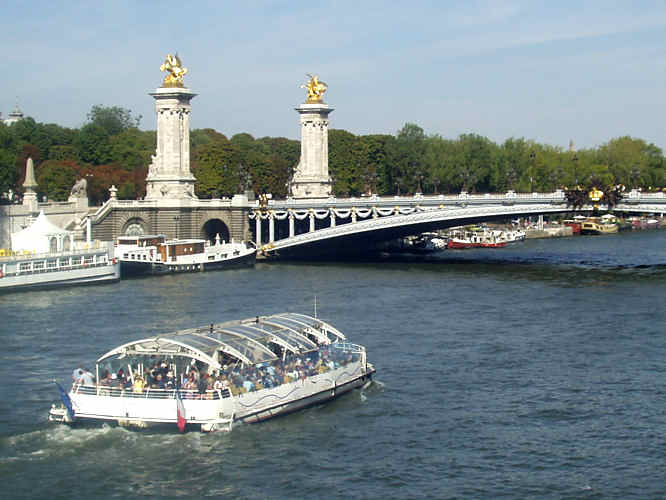 Open deck boat trips down the river Seine in Paris boat trips in Paris