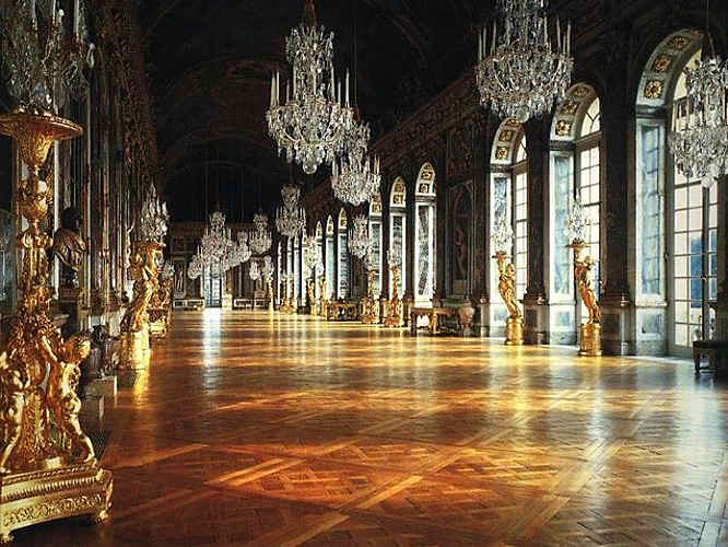 Rear view of the Chateau de Versailles Chateau de Versailles