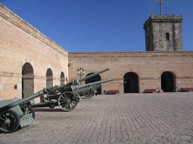Barcelona Montjuic - Castell de Montjuïc - Montjuic Fortress Montjuic Fortress artillery