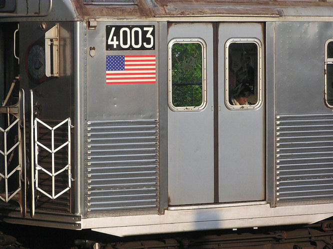Travel Guide Tips New York City Subway MTA Photo of a New York City Subway Metro underground railway train