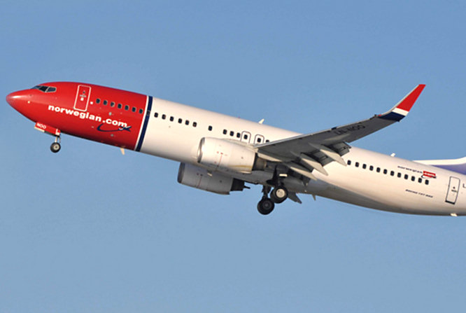 Norwegian air shuttle Boeing 737 86Q 