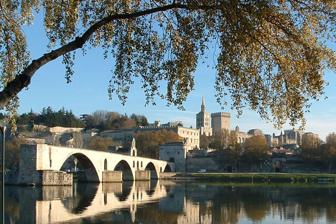 Sur Le pont d'Avignon South of France