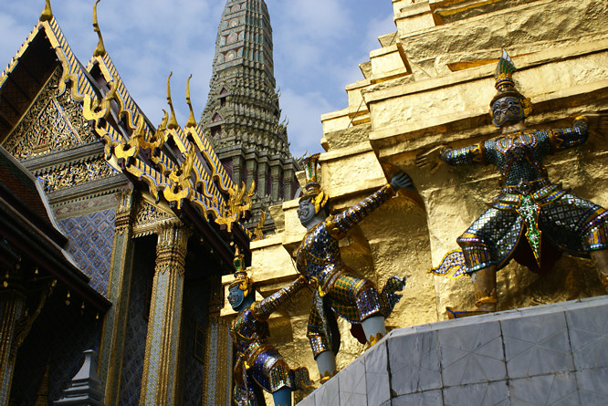 History of the Bangkok Thai Royal Grand Palace and Historic religious Buddist Temple complex History of the Bangkok Thai Royal Grand Palace