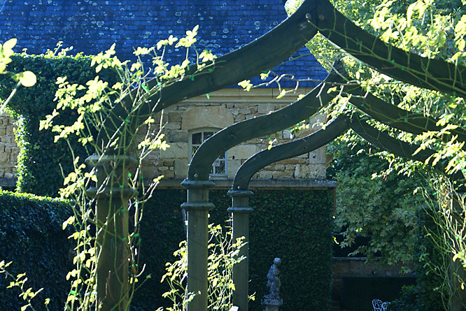 Photo of the Eyrignac manor gardens in the Dordogne, France Jardins du Manoir d'Eyrignac