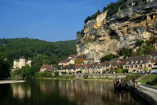 Photo of La Roque Gageau on the Dordogne River, France La Roque Gageau