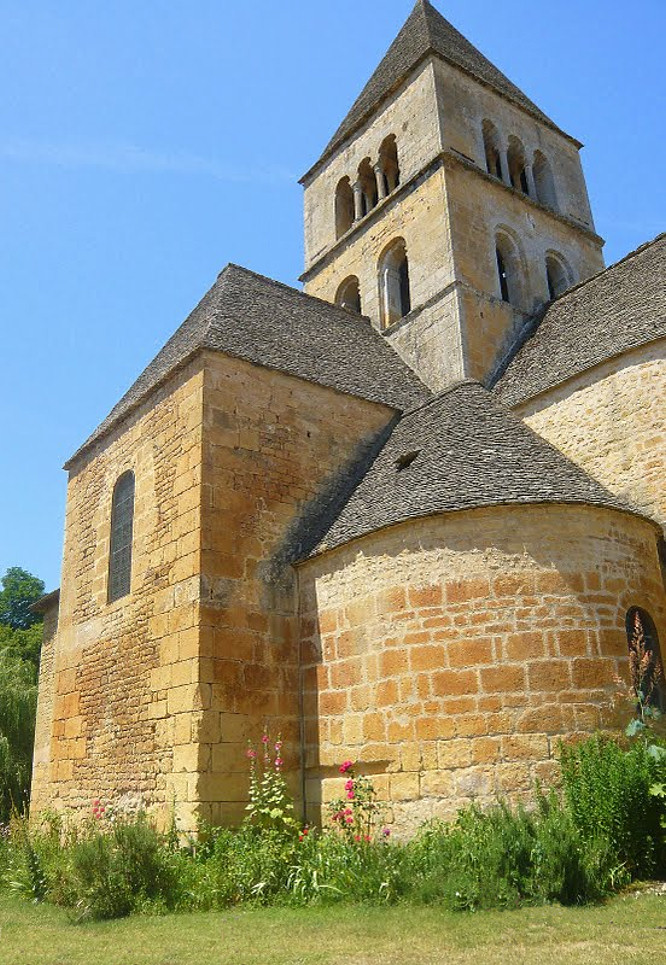 Photo of the village of Saint-Leon-Sur-Vezere in the Dordogne France Saint-Leon-Sur-Vezere