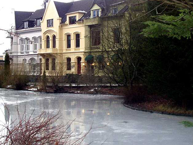 The charming houses and small hotels of the port of Bergen - Norway Pretty houses in Bergen