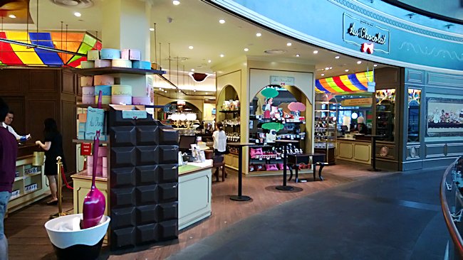 The chocolate shop in the shopping mall at Marina Bay Sands Hotel in Singapore Marina Bay Sands Hotel Shopping Mall