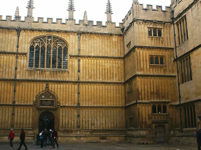 Oxford University Colleges - Oxford Weekend City Break Travel Guide Oxford University Colleges