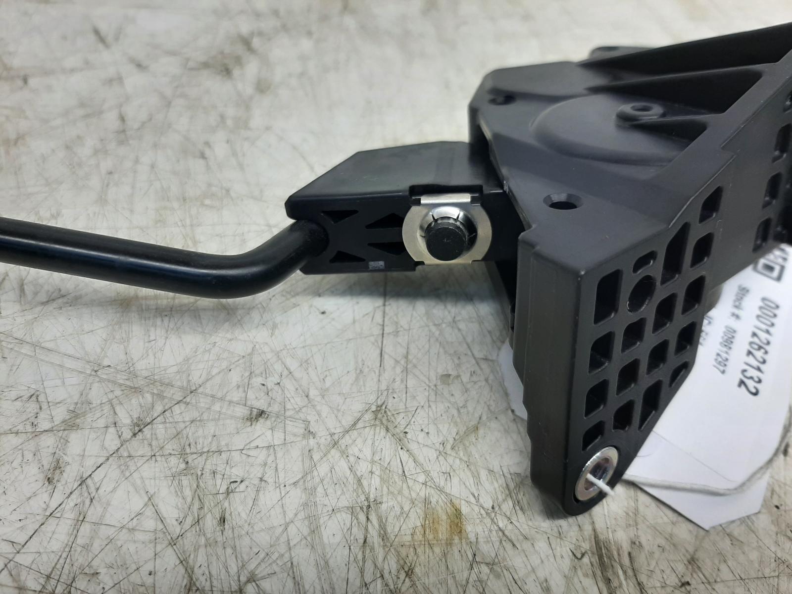 2011-2020 Toyota Yaris Accelerator Pedal | Charles Trent