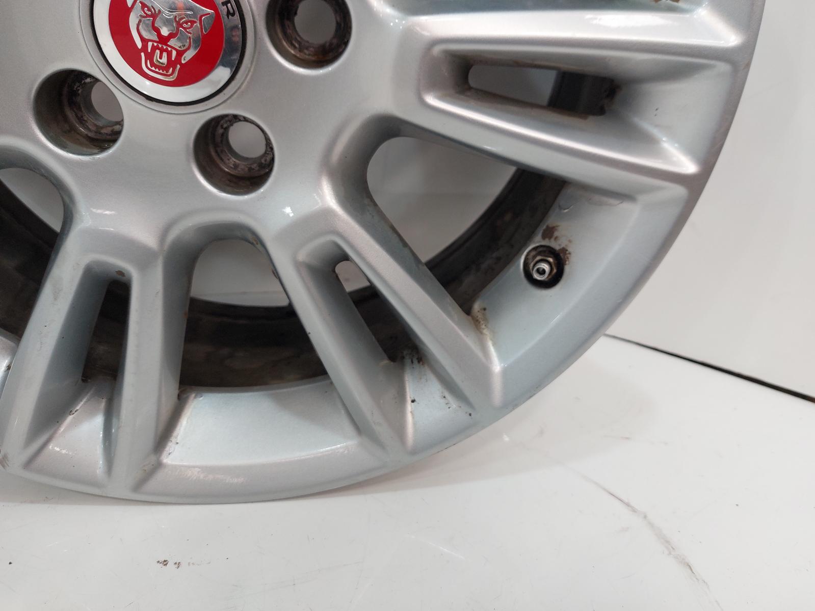 2015-2024 Jaguar Xe Alloy Wheel | Charles Trent
