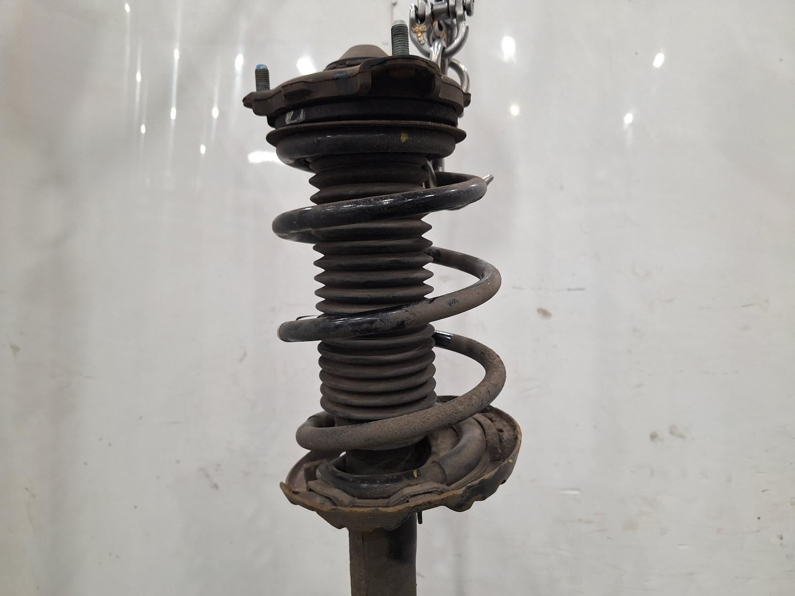 2019-2026 Kia Xceed Complete Strut & Shock (passenger Side / Front