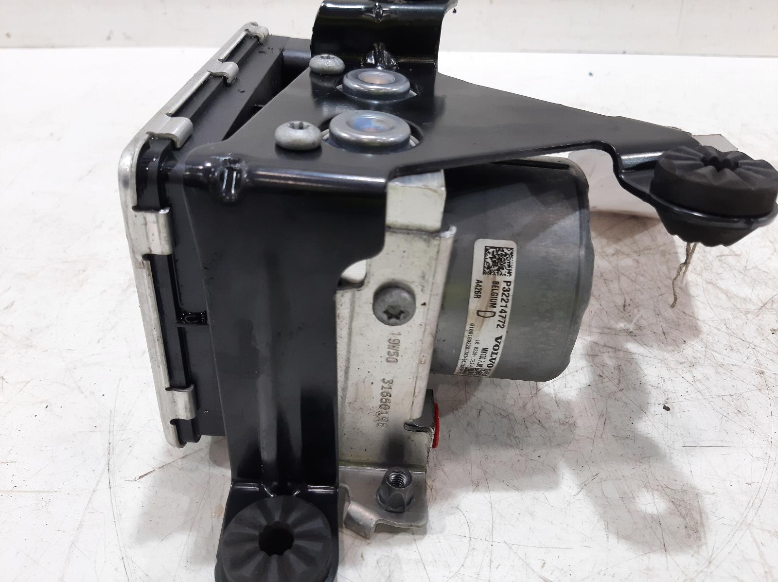 2018-2026 Volvo V60 Abs Pump | Charles Trent