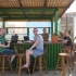 an der Poolbar an der Poolbar