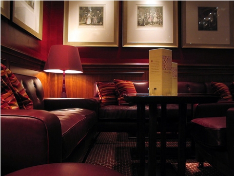 Hong Kong - Captain's Bar im Mandarin Oriental Hong Kong Hong Kong - Captain's Bar im Mandarin Oriental Hong Kong