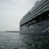 Blick aufs Schiff vom Tenderboot aus Blick aufs Schiff vom Tenderboot aus