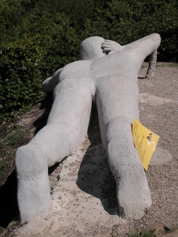 Bundesland Wien - Skulptur bei der Villa Aurora Bundesland Wien - Skulptur bei der Villa Aurora