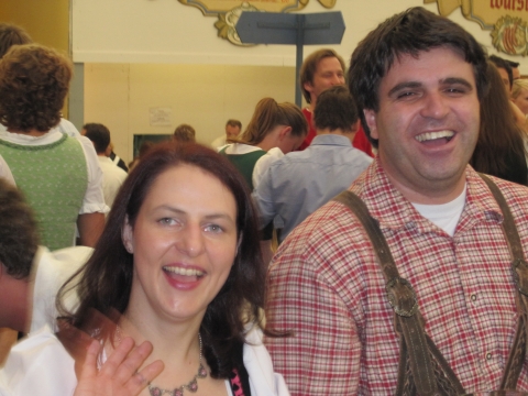 Munich -  Wiesn 2009: Fesches Paar im Schottenhamel