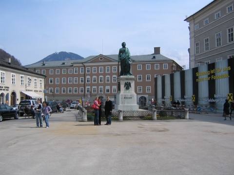 Salzburg - Mozartstatue Salzburg - Mozartstatue