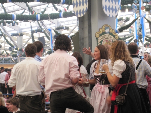 Munich - 24.09.2009 - Beste Stimmung im Schottenhamel Munich - 24.09.2009 - Beste Stimmung im Schottenhamel