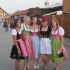 24.09.2009 - Fesche Dirndl in der Nähe des Schottenhamel 24.09.2009 - Fesche Dirndl in der Nähe des Schottenhamel
