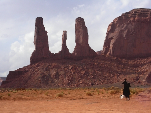 Monument Valley - 3 Sisters Monument Valley - 3 Sisters