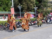 Demo vor dem Long-Shan-Tempel
