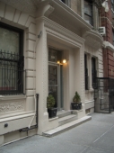 Upper West Side, Eingang zu einem typischen Wohnhaus