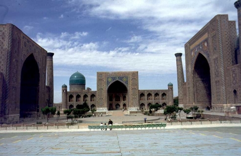 Samarkand - Registan mit den drei Medresen in Samarkand Samarkand - Registan mit den drei Medresen in Samarkand