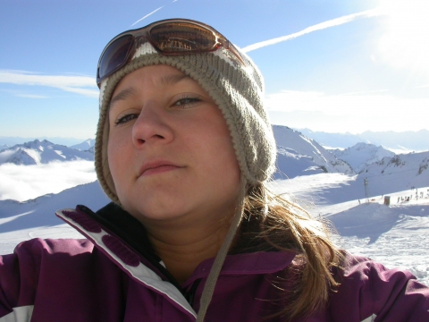 Telfes im Stubai - Lene genießt das schöne Wetter Telfes im Stubai - Lene genießt das schöne Wetter