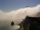 Die Brücke im Nebel