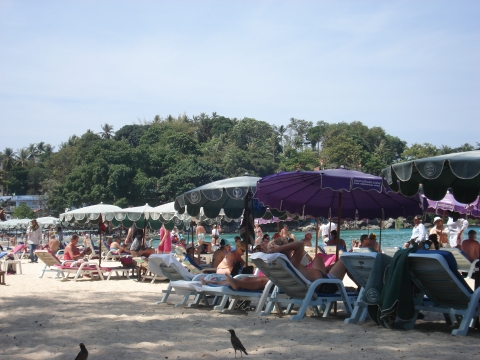 Kata Beach - Die Riege der Pauschaltoruisten Kata Beach - Die Riege der Pauschaltoruisten