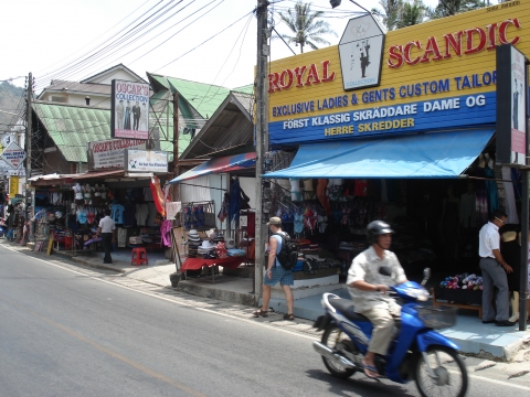 Kata Beach - Shops an der Straße Kata Beach - Shops an der Straße