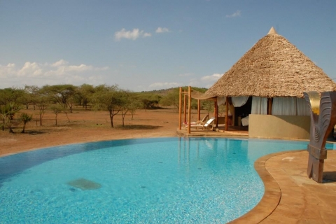 Tsavo National Park West - Blick auf den Pool und den Spa-Bereich Tsavo National Park West - Blick auf den Pool und den Spa-Bereich