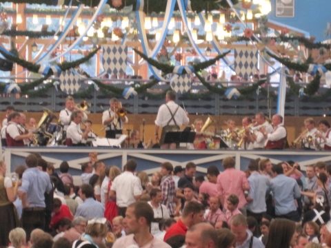 Oktoberfest Tag 7 - Wiesn Tag 7 im Schottenhamel Oktoberfest Tag 7 - Wiesn Tag 7 im Schottenhamel