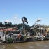lustiges Hausboot mit Huehnchen, BHs, Toilette, lustiger Musik, ... lustiges Hausboot mit Huehnchen, BHs, Toilette, lustiger Musik, ...
