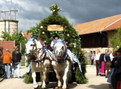 Siegertsbrunn - Leonhardiritt 2012 - Wagen Burchenverein Putzbrunn