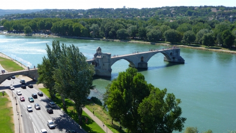 Coustellet - die Brücke von Avignon Coustellet - die Brücke von Avignon
