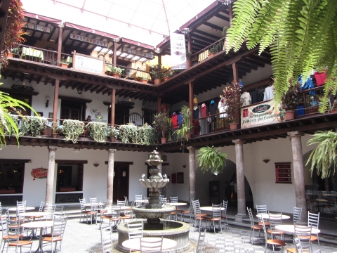 Quito - typischer Innenhof Quito - typischer Innenhof