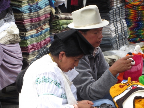 Otavalo - Marktverkäufer Otavalo - Marktverkäufer